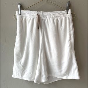 🤍SKIMS TERRY LOOSE LOUNGE SHORTS IN SNOW XXS